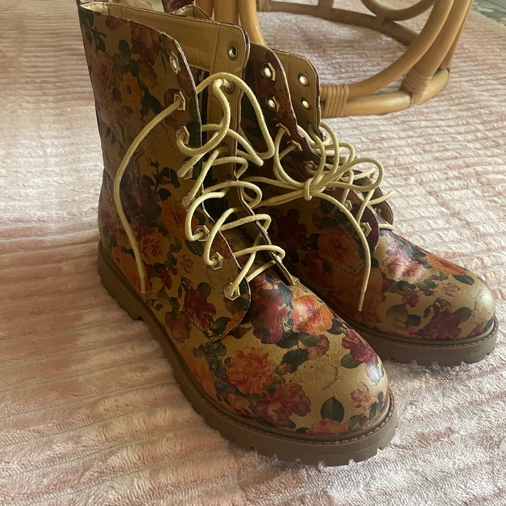 Sperry Floral Combat Boots - Multicolor